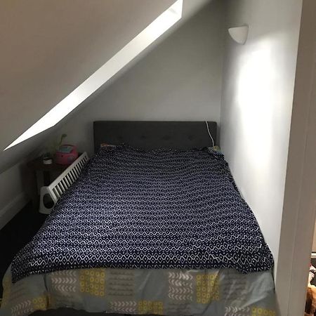 2 X Double Rooms In Cheam Екстер'єр фото