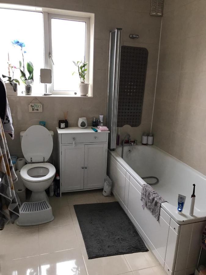 2 X Double Rooms In Cheam Екстер'єр фото