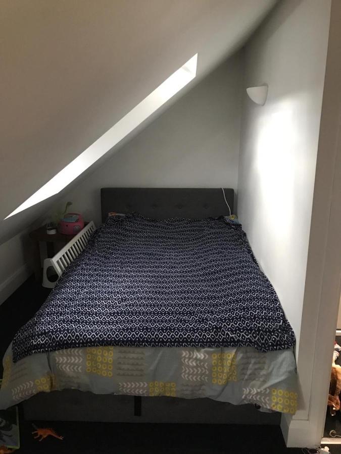 2 X Double Rooms In Cheam Екстер'єр фото